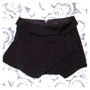 Aritzia Talula Black Skort